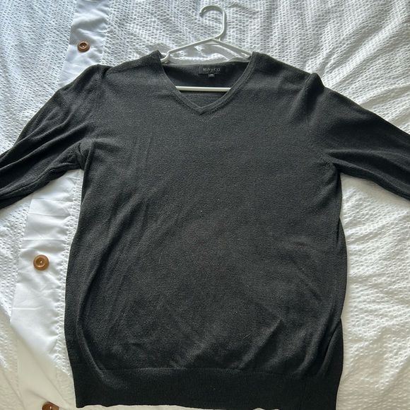 V-neck long sleeve - Picture 1 of 3